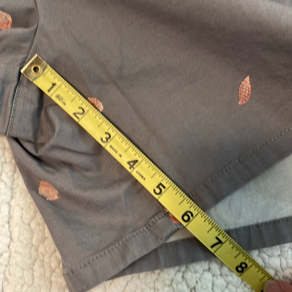 BASS CHINO GRAY SEASHELL PATTERN SIZE 10 - Picture 8 of 9